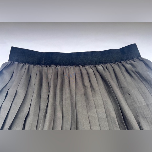 H&M | Black Pleated Mini Skirt - Picture 8 of 14